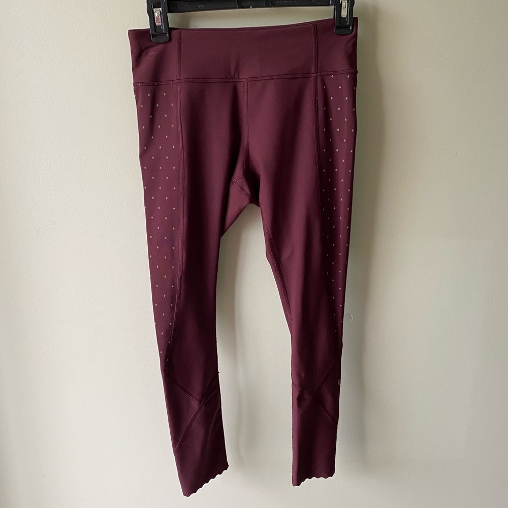 Lululemon Tight Stuff Reflective Scallop Leggings